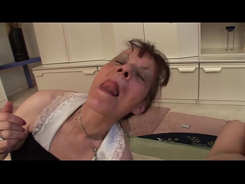 ❤️ Tá triúr ag beirt sheanmháthair agus seanathair amháin ❤️❌  Físeán porn  ag ga.newsexxxx.ru ❌❤