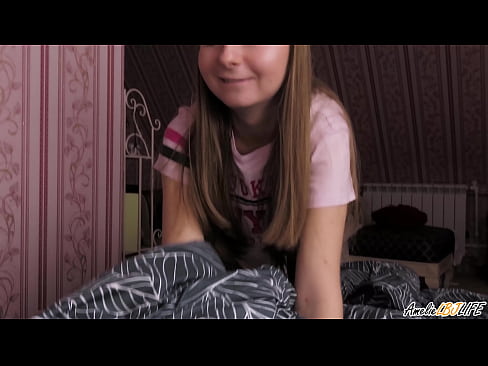 ❤️ Tarraingíonn Blondie BFF go domhain uirthi agus faigheann sí cum ina béal ❤️❌  Físeán porn  ag ga.newsexxxx.ru ❌❤